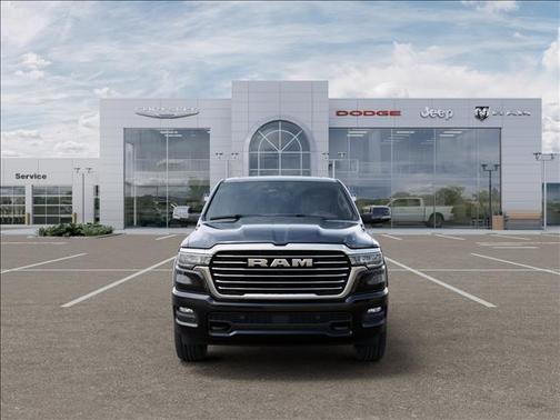 Diamond Black Crystal Pearlcoat 2026 RAM 1500 Laramie