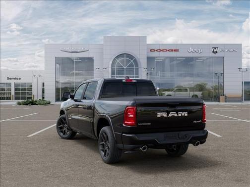 Diamond Black Crystal Pearlcoat 2026 RAM 1500 Laramie