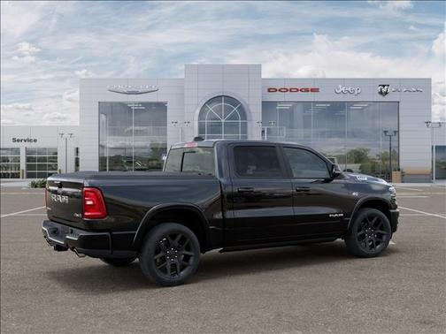 Diamond Black Crystal Pearlcoat 2026 RAM 1500 Laramie