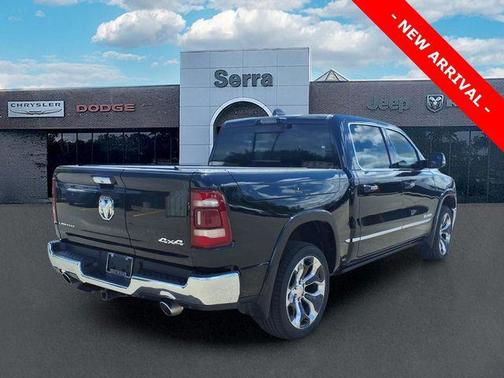 Diamond Black Crystal Pearlcoat 2021 RAM 1500 Limited
