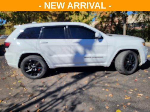 Bright White Clearcoat 2018 Jeep Grand Cherokee Altitude