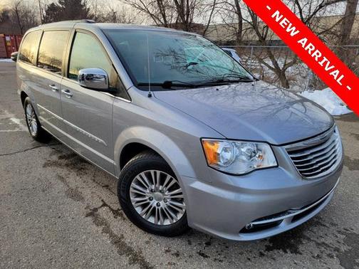 2015 Chrysler Town & Country Touring-L
