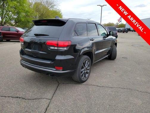 Diamond Black Crystal Pearlcoat 2018 Jeep Grand Cherokee High Altitude