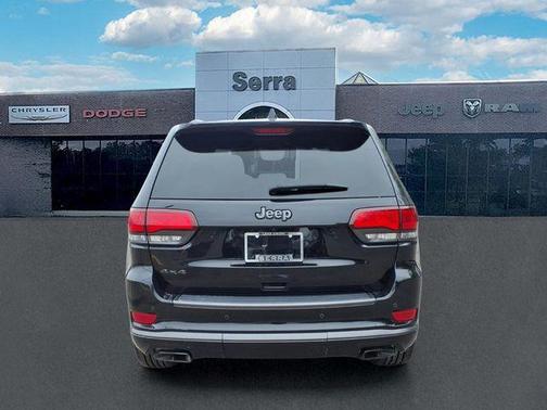 Diamond Black Crystal Pearlcoat 2018 Jeep Grand Cherokee High Altitude
