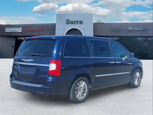 2015 Chrysler Town & Country Touring-L