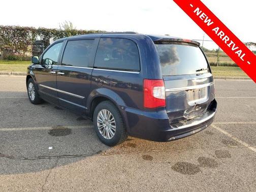 2015 Chrysler Town & Country Touring-L