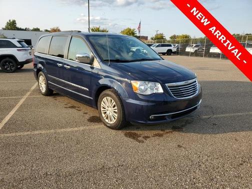 2015 Chrysler Town & Country Touring-L