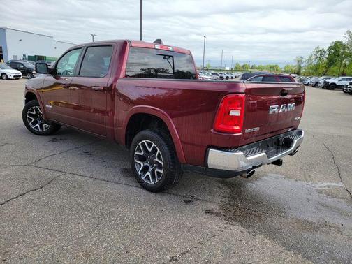 Delmonico Red Pearlcoat 2025 RAM 1500 Laramie