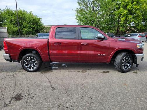 Delmonico Red Pearlcoat 2025 RAM 1500 Laramie