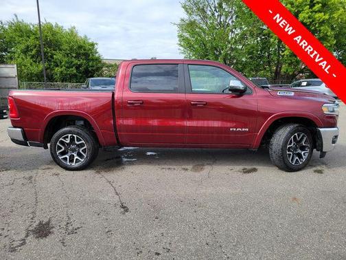 Delmonico Red Pearlcoat 2025 RAM 1500 Laramie