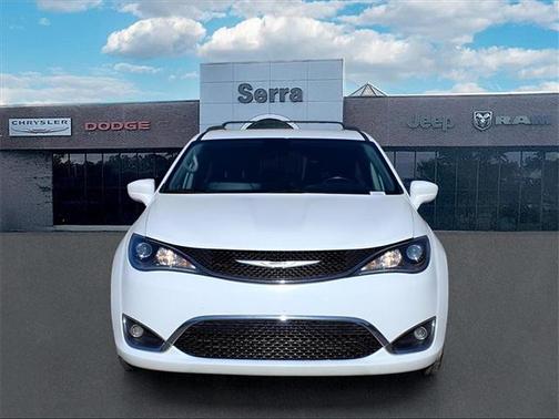 2018 Chrysler Pacifica Touring-L