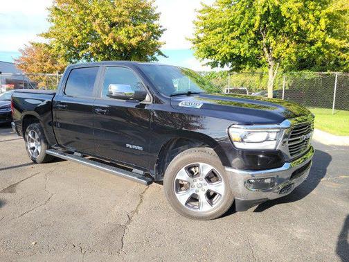 Diamond Black Crystal Pearlcoat 2023 RAM 1500 Laramie