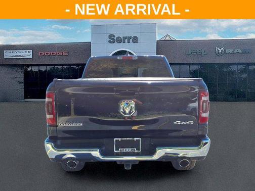 Diamond Black Crystal Pearlcoat 2023 RAM 1500 Laramie