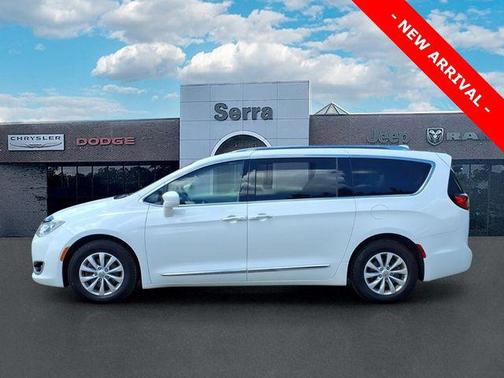 Bright White Clearcoat 2018 Chrysler Pacifica Touring-L Plus
