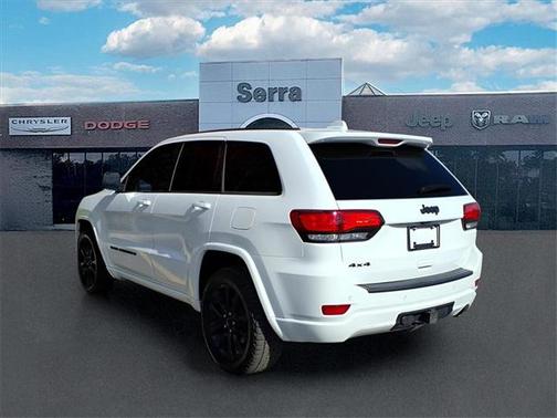 2022 Jeep Grand Cherokee Laredo