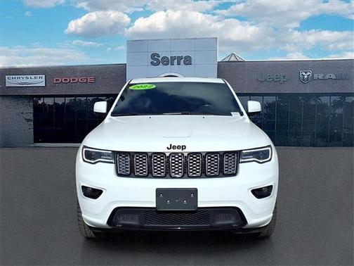 2022 Jeep Grand Cherokee Laredo