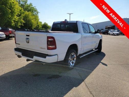 Bright White Clearcoat 2019 RAM 1500 Big Horn