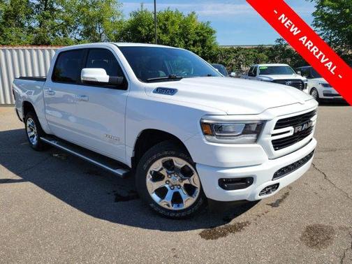 Bright White Clearcoat 2019 RAM 1500 Big Horn