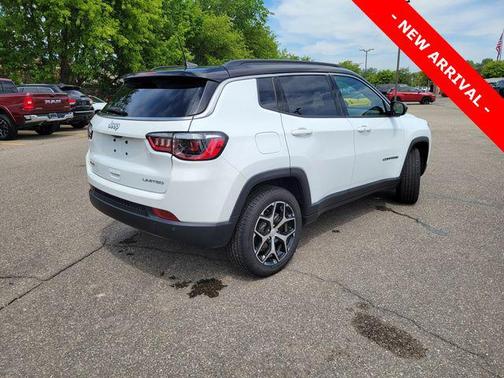 Bright White Clearcoat 2024 Jeep Compass Limited