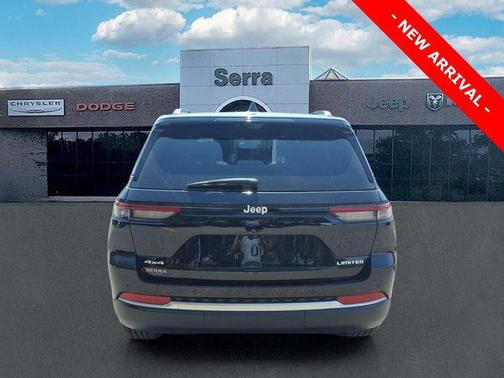 Diamond Black Crystal Pearlcoat 2026 Jeep Grand Cherokee Limited