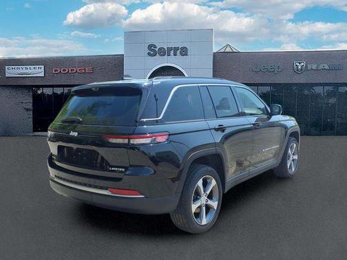 Diamond Black Crystal Pearlcoat 2026 Jeep Grand Cherokee Limited