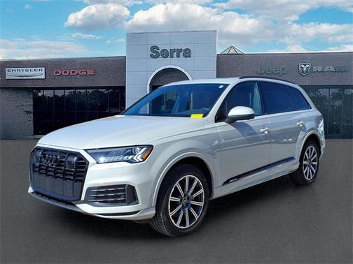 2023 Audi Q7 45 Premium Plus