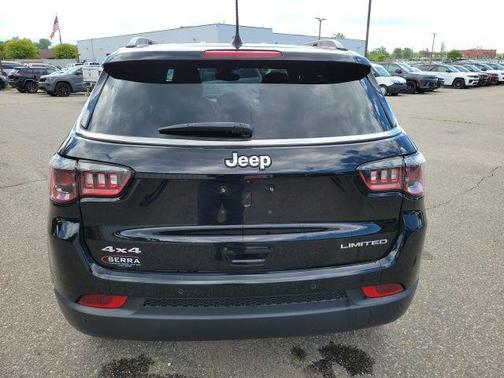 Diamond Black Crystal Pearlcoat 2024 Jeep Compass Limited