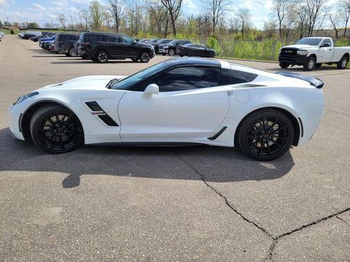 Arctic White 2017 Chevrolet Corvette Grand Sport