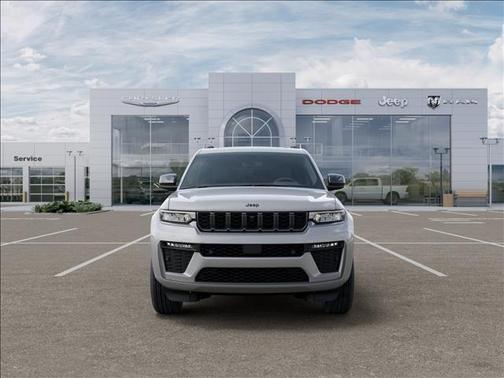 Silver Zynith 2026 Jeep Grand Cherokee Limited