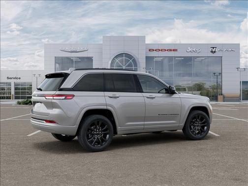 Silver Zynith 2026 Jeep Grand Cherokee Limited