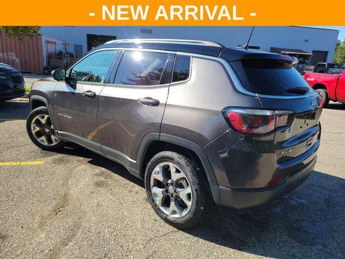 Granite Crystal Metallic Clearcoat 2019 Jeep Compass Limited
