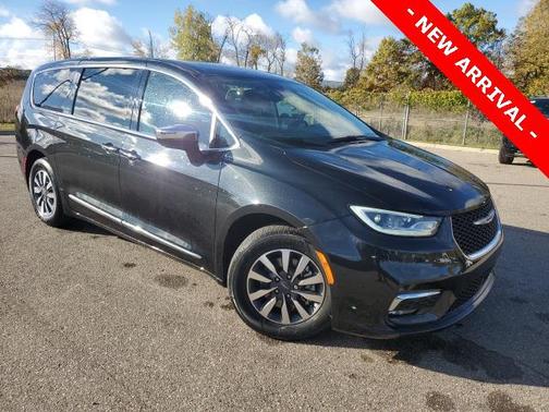 2023 Chrysler Pacifica Hybrid Limited