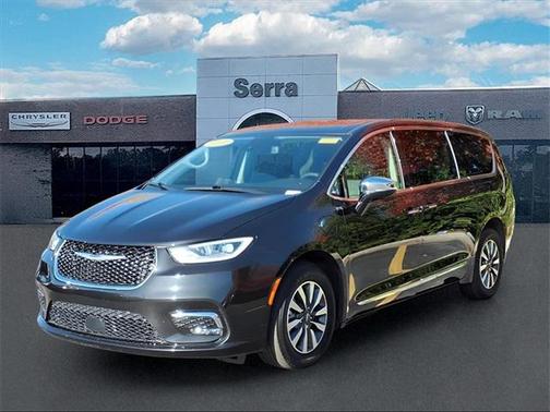 2023 Chrysler Pacifica Hybrid Limited