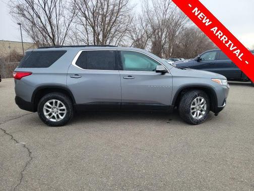 2021 Chevrolet Traverse LT Cloth