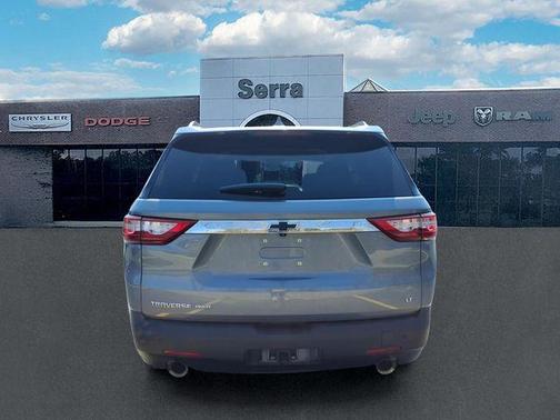 Satin Steel Metallic 2021 Chevrolet Traverse LT Cloth