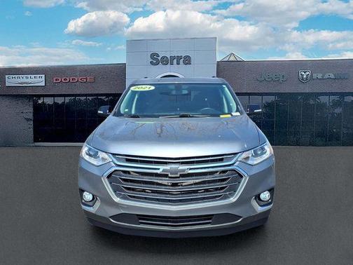 Satin Steel Metallic 2021 Chevrolet Traverse LT Cloth