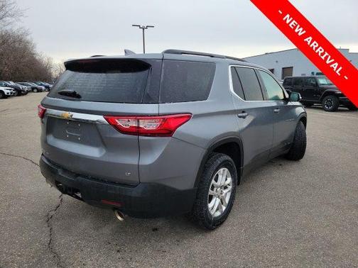 Satin Steel Metallic 2021 Chevrolet Traverse LT Cloth