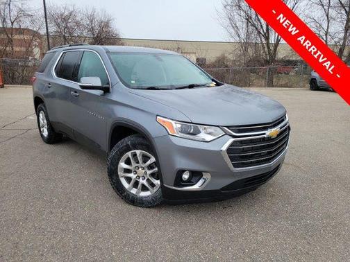 Satin Steel Metallic 2021 Chevrolet Traverse LT Cloth