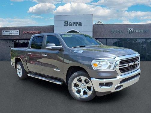 Granite Crystal Metallic Clearcoat 2019 RAM 1500 Big Horn