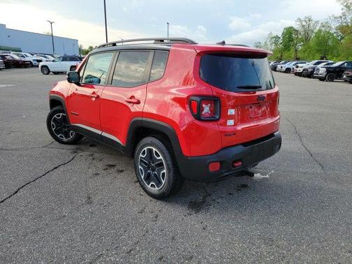 Colorado Red 2016 Jeep Renegade Trailhawk