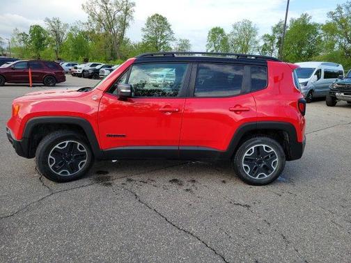 Colorado Red 2016 Jeep Renegade Trailhawk