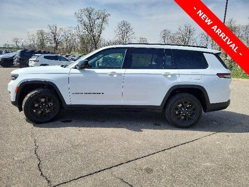 Bright White Clearcoat 2024 Jeep Grand Cherokee L Altitude