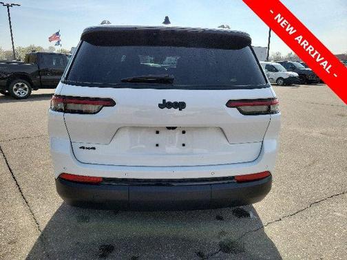 Bright White Clearcoat 2024 Jeep Grand Cherokee L Altitude