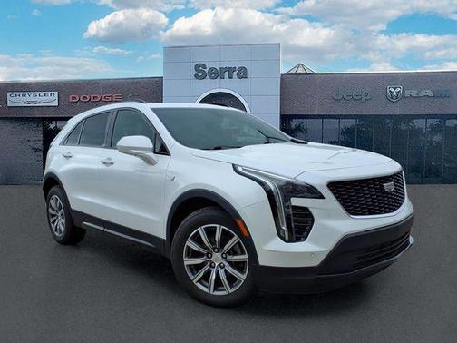 Crystal White Tricoat 2019 Cadillac XT4 Sport