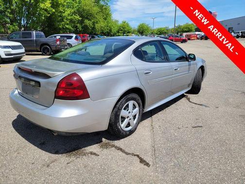 Cool (Liquid Silver Metallic) 2007 Pontiac Grand Prix Base