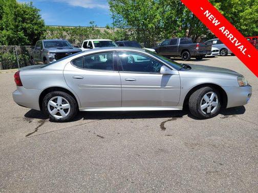 Cool (Liquid Silver Metallic) 2007 Pontiac Grand Prix Base
