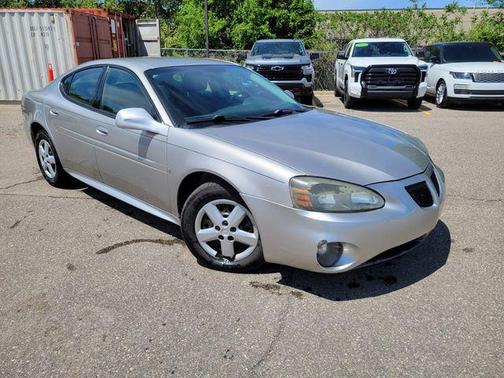 Cool (Liquid Silver Metallic) 2007 Pontiac Grand Prix Base