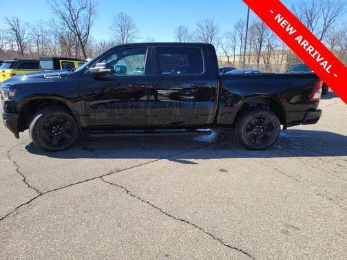 Diamond Black Crystal Pearlcoat 2022 RAM 1500 Big Horn/Lone Star