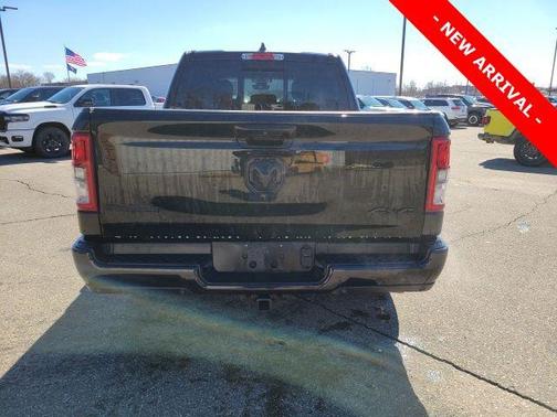 Diamond Black Crystal Pearlcoat 2022 RAM 1500 Big Horn/Lone Star