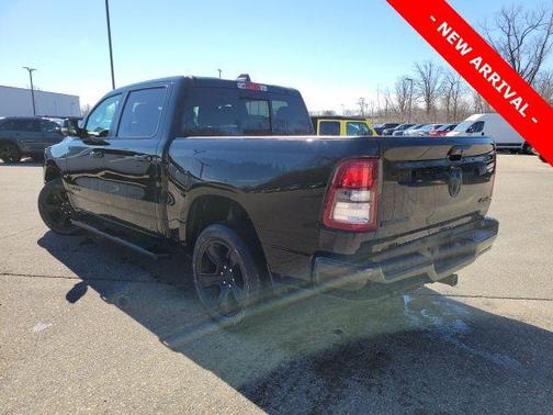 Diamond Black Crystal Pearlcoat 2022 RAM 1500 Big Horn/Lone Star